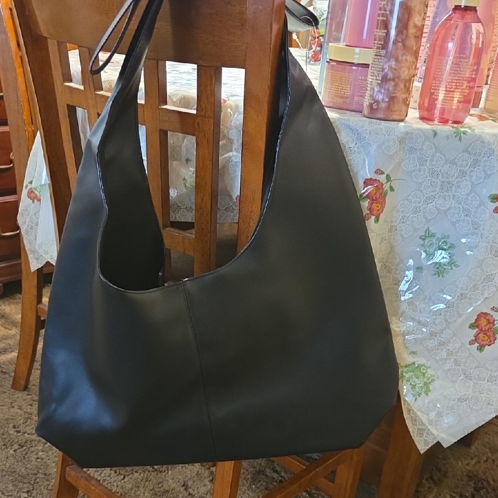 Nwt Vs Black Bow Bag
